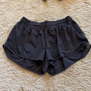 Lululemon Hotty Hot 2.5” Short